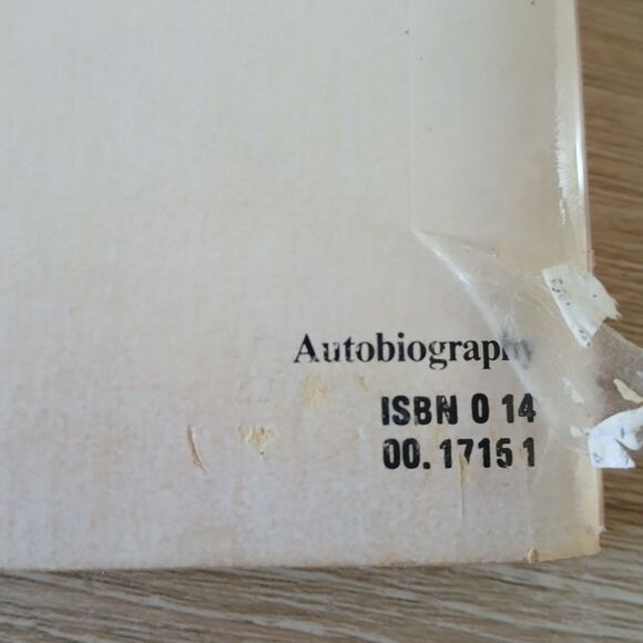 The Flame Trees of Thika : Memories of an African Childhood by Elspeth Huxley - Picture 6 of 9